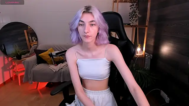 Snapshot of Mia_Cheers chatting on 5, 10, 2025 Mia Cheers online show from 5, 10, 2025