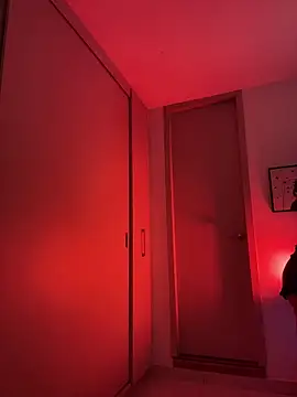 Hips hannah online show from 28, 2, 2026