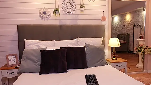 LinaReese online show from 21, 12, 2024