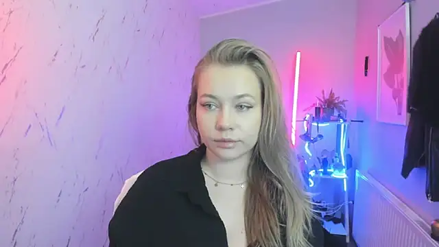 holly xglam online show from 24, 11, 2025