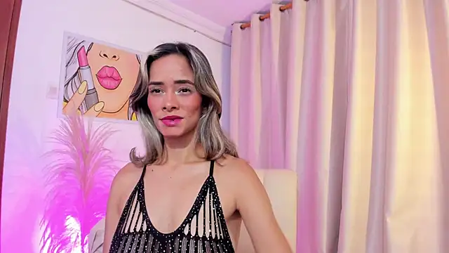 Snapshot of SkiinnyAna chatting on 17, 4, 2026 SkiinnyAna online show from 17, 4, 2026