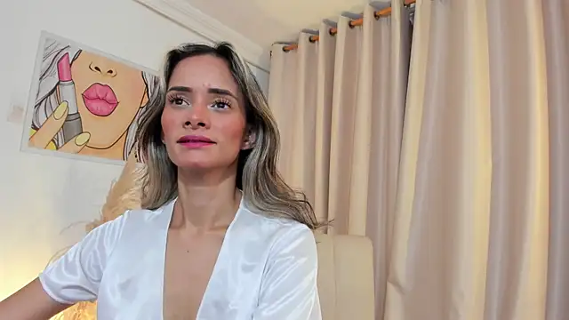 Snapshot of SkiinnyAna chatting on 25, 4, 2026 SkiinnyAna online show from 25, 4, 2026