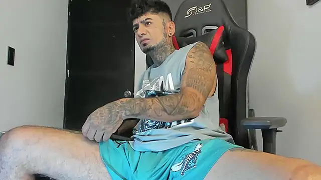 Snapshot of sergiio_mesa27 chatting on 3, 2, 2025 sergiio mesa27 online show from 3, 2, 2025
