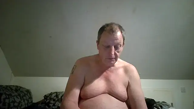Snapshot of chubbybear2cum chatting on 15, 5, 2026 chubbybear2cum online show from 15, 5, 2026