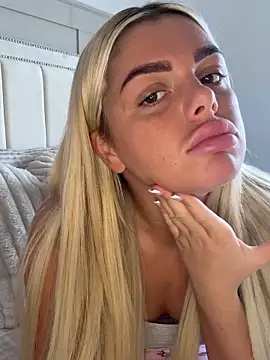 IrishTeenBarbie69 online show from 18, 2, 2026