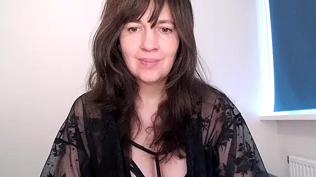 Snapshot of Ella_Next_Door chatting on 11, 2, 2026 Ella Next Door online show from 11, 2, 2026