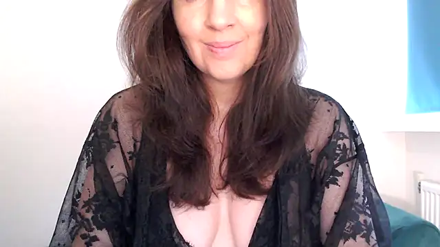 Snapshot of Ella_Next_Door chatting on 28, 2, 2026 Ella Next Door online show from 28, 2, 2026