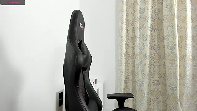 Snapshot of Sweet-bb chatting on 8, 3, 2025 Sweet-bb online show from 8, 3, 2025