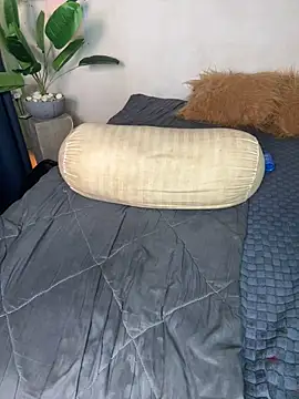 Snapshot of Cinderella-98 chatting on 17, 2, 2025 Cinderella-98 online show from 17, 2, 2025