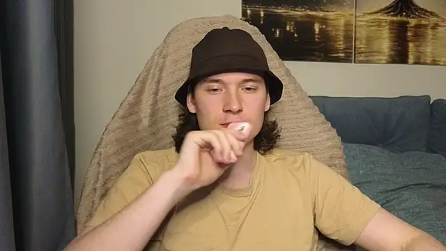 Snapshot of MoreRealAlex chatting on 25, 6, 2026 MoreRealAlex online show from 25, 6, 2026
