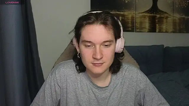 Snapshot of MoreRealAlex chatting on 6, 7, 2026 MoreRealAlex online show from 6, 7, 2026