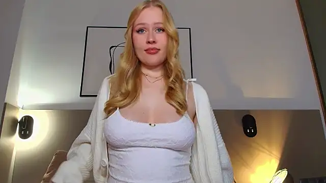 JuliaJaee online show from 28, 9, 2025