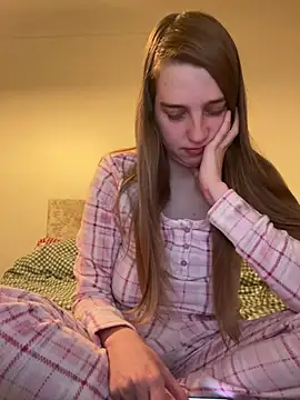 Snapshot of EvieRoseex chatting on 6, 12, 2024 EvieRoseex online show from 6, 12, 2024