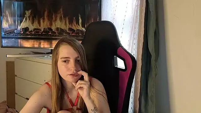 Snapshot of EvieRoseex chatting on 19, 6, 2026 EvieRoseex online show from 19, 6, 2026