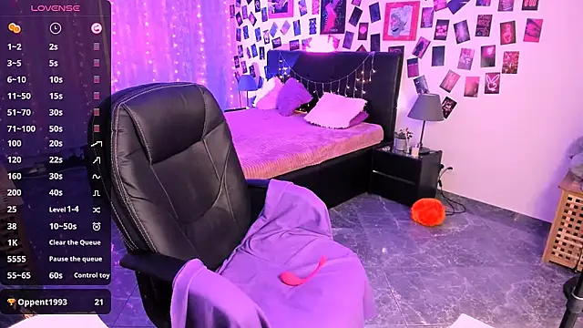 BellaTorne  online show from 7, 3, 2025