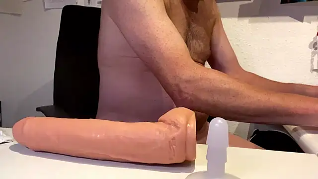 Geilerjung69 online show from 3, 11, 2025