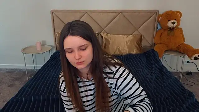 Snapshot of MagicPeachh_ chatting on 1, 5, 2026 MagicPeachh online show from 1, 5, 2026
