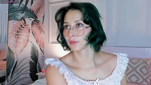 Snapshot of Ramona_Flower chatting on 3, 5, 2026 Ramona Flower online show from 3, 5, 2026