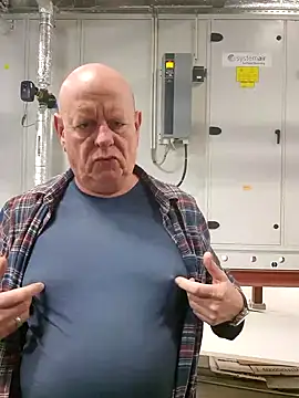 andrejoyfull64 online show from 11, 2, 2025