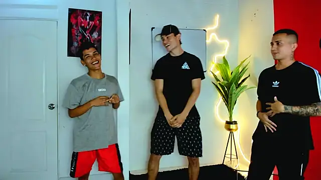 oversizedxguys online show from 11, 4, 2026