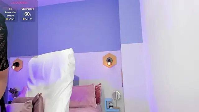 Chloe fischer  online show from 31, 3, 2026