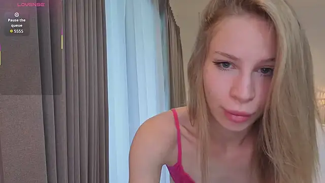 Elis Fox online show from 18, 12, 2025