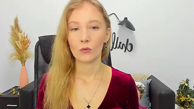 Snapshot of LolaWilsons chatting on 6, 1, 2025 LolaWilsons online show from 6, 1, 2025