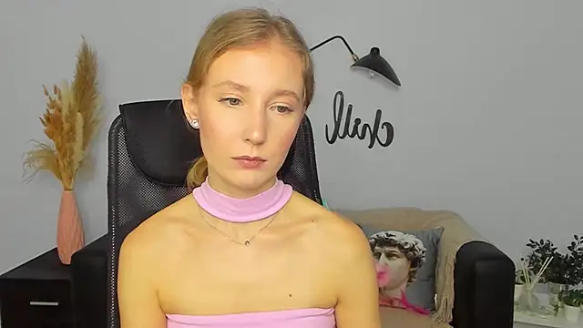 Snapshot of LolaWilsons chatting on 15, 1, 2025 LolaWilsons online show from 15, 1, 2025