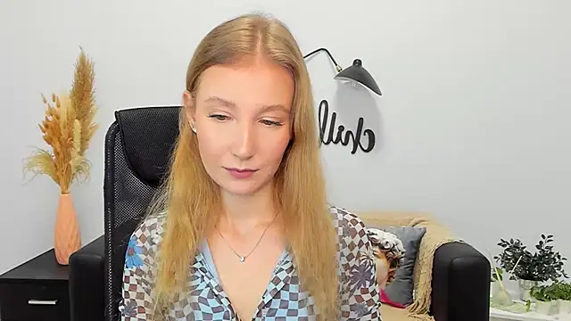 Snapshot of LolaWilsons chatting on 22, 1, 2025 LolaWilsons online show from 22, 1, 2025