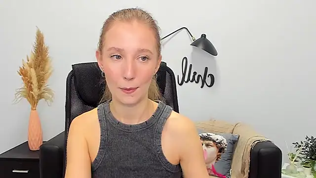 Snapshot of LolaWilsons chatting on 30, 1, 2025 LolaWilsons online show from 30, 1, 2025