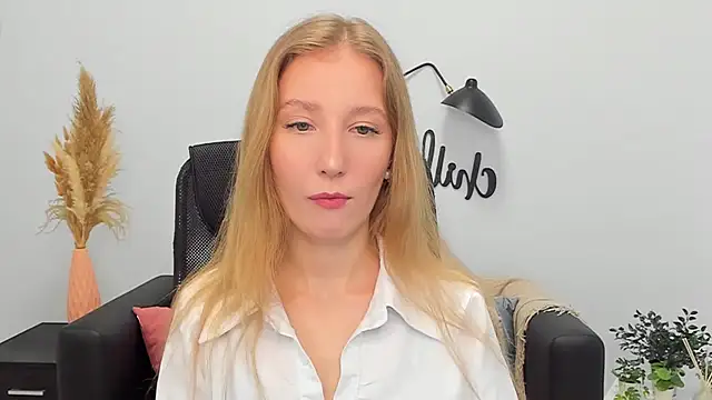 Snapshot of LolaWilsons chatting on 13, 2, 2025 LolaWilsons online show from 13, 2, 2025