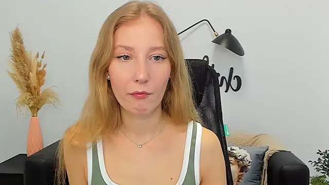 Snapshot of LolaWilsons chatting on 19, 3, 2025 LolaWilsons online show from 19, 3, 2025