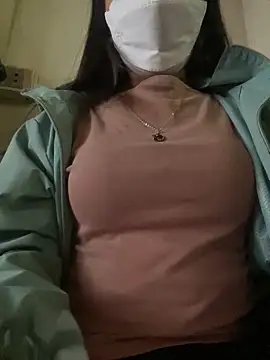 Snapshot of Tuongvy05 chatting on 17, 12, 2024 Tuongvy05 online show from 17, 12, 2024