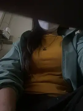 Snapshot of Tuongvy05 chatting on 1, 1, 2025 Tuongvy05 online show from 1, 1, 2025