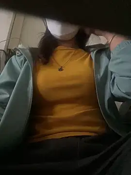 Snapshot of Tuongvy05 chatting on 2, 1, 2025 Tuongvy05 online show from 2, 1, 2025