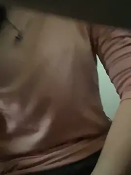 Snapshot of Tuongvy05 chatting on 4, 1, 2025 Tuongvy05 online show from 4, 1, 2025