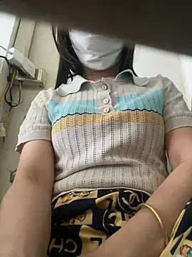 Snapshot of Tuongvy05 chatting on 3, 3, 2025 Tuongvy05 online show from 3, 3, 2025