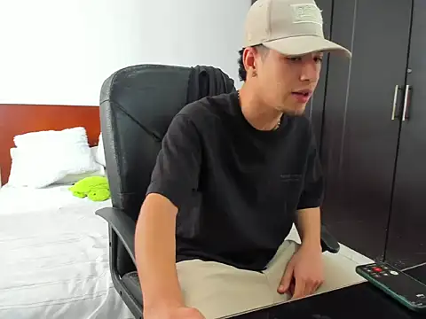 Snapshot of Chandler_ken chatting on 25, 10, 2025 Chandler ken online show from 25, 10, 2025