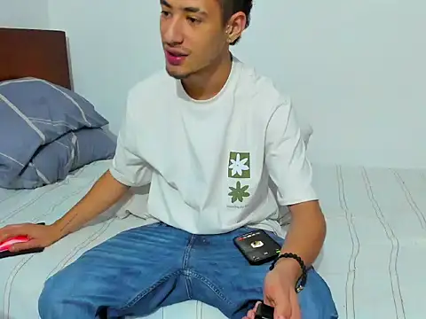 Snapshot of Chandler_ken chatting on 19, 12, 2025 Chandler ken online show from 19, 12, 2025