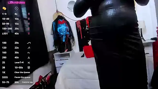 LiaTaylorr online show from 14, 12, 2024