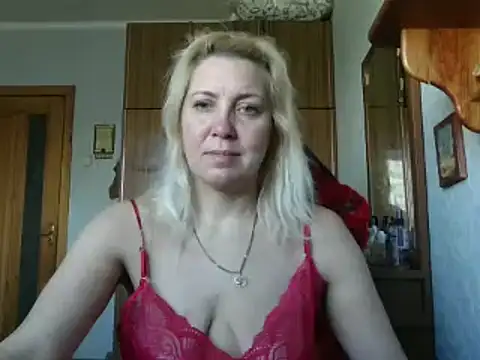 Snapshot of IrinaB1 chatting on 4, 5, 2026 IrinaB1 online show from 4, 5, 2026