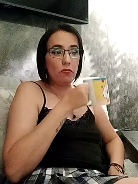 IsisBlake online show from 10, 2, 2025