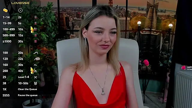 Snapshot of pretty_little_thing chatting on 5, 12, 2024 pretty little thing online show from 5, 12, 2024