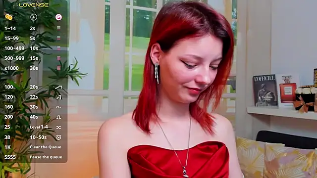 Snapshot of pretty_little_thing chatting on 6, 2, 2025 pretty little thing online show from 6, 2, 2025