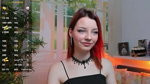 Snapshot of pretty_little_thing chatting on 12, 2, 2025 pretty little thing online show from 12, 2, 2025