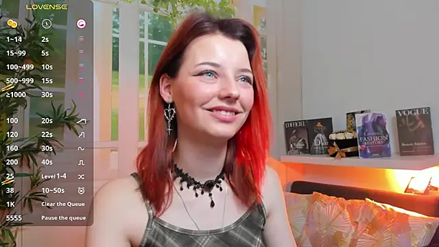 Snapshot of pretty_little_thing chatting on 14, 2, 2025 pretty little thing online show from 14, 2, 2025