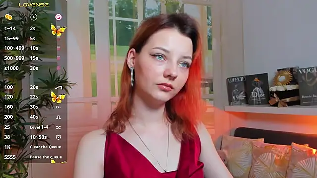 Snapshot of pretty_little_thing chatting on 3, 3, 2025 pretty little thing online show from 3, 3, 2025