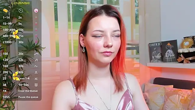 Snapshot of pretty_little_thing chatting on 5, 3, 2025 pretty little thing online show from 5, 3, 2025