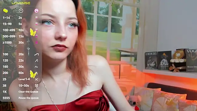 Snapshot of pretty_little_thing chatting on 14, 3, 2025 pretty little thing online show from 14, 3, 2025