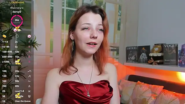 Snapshot of pretty_little_thing chatting on 14, 3, 2025 pretty little thing online show from 14, 3, 2025